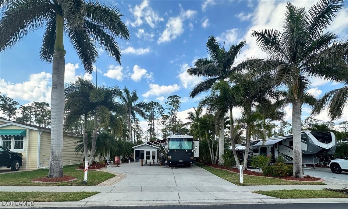 1232 Diamond Lake Cir., Naples, FL 34114