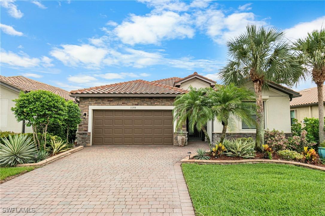 11288 Red Bluff Ln., Fort Myers, FL 33912