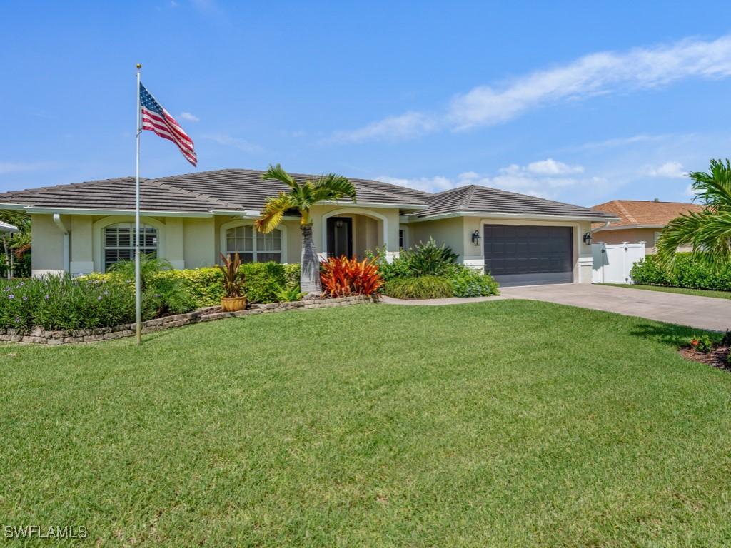 152 Saxon St., Marco Island, FL 34145