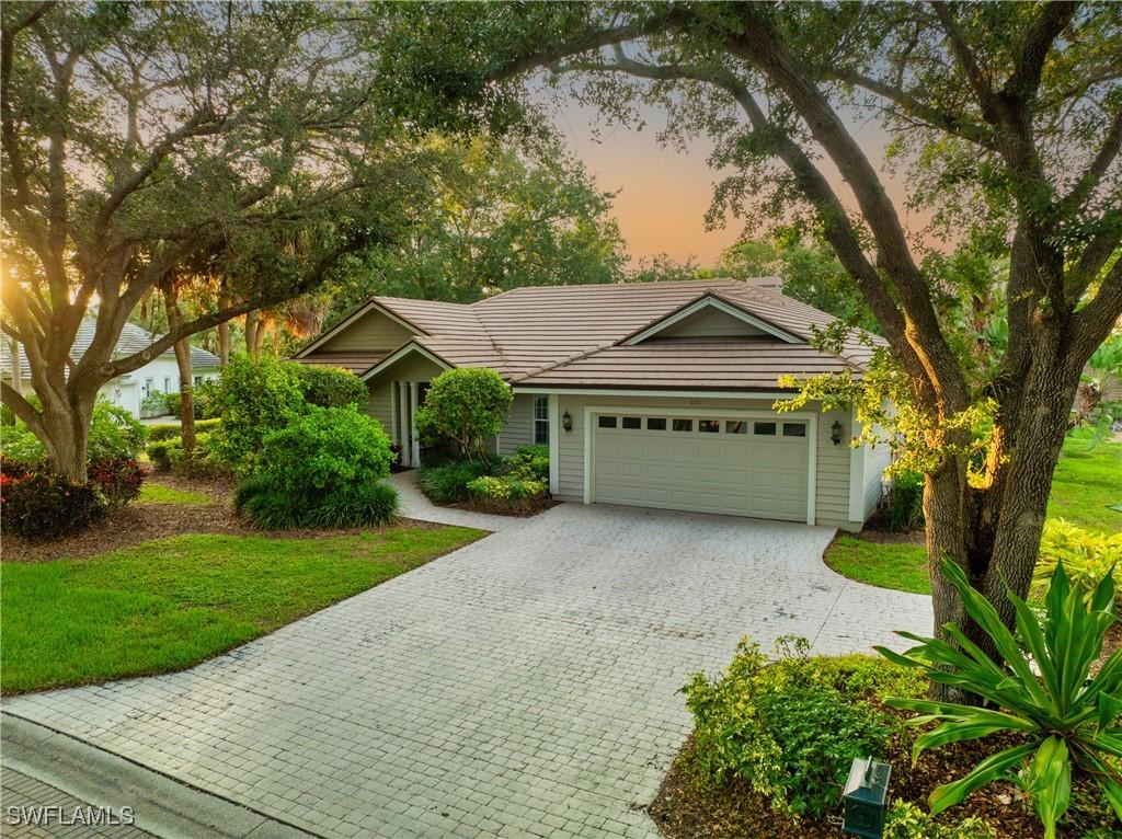 858 Wyndemere Way, Naples, FL 34105