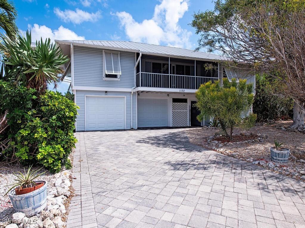 1132 Bond Ct., Marco Island, FL 34145