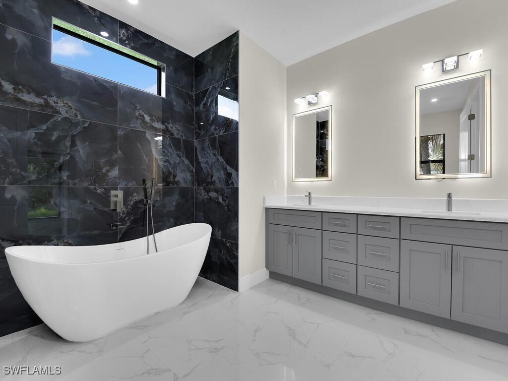 503 Lincoln Blvd., Lehigh Acres, FL 33936