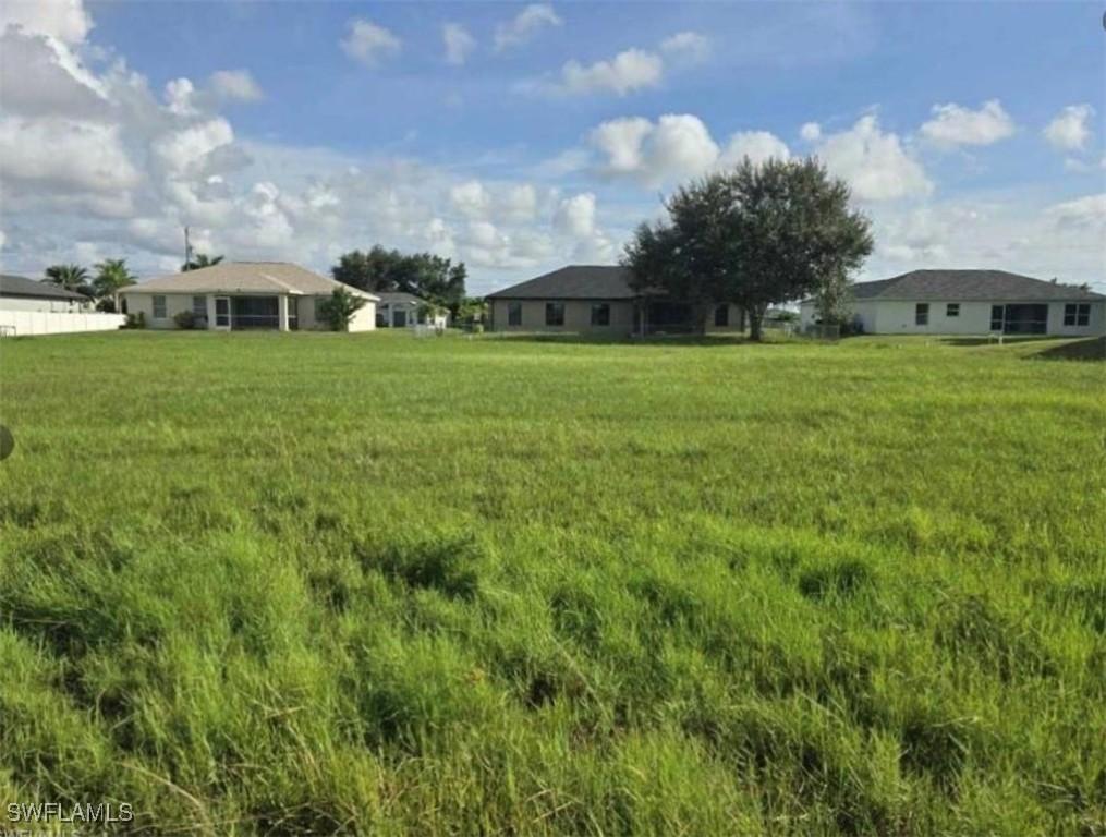216 NW 10th Ter., Cape Coral, FL 33993