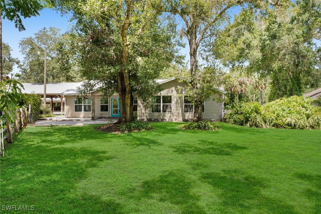 19350 Meredith Rd., North Fort Myers, FL 33917