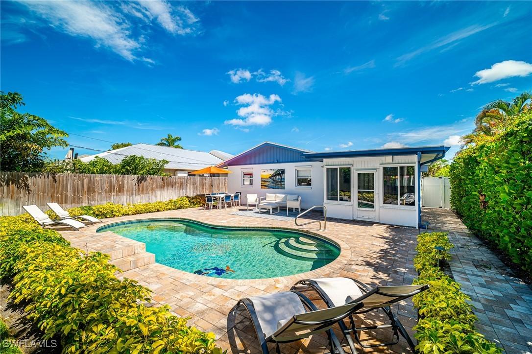 778 98th Ave., Naples, FL 34108