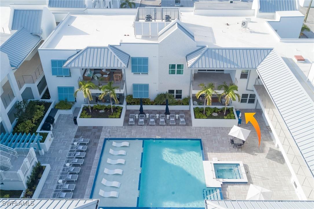 201 8th St. #208, Naples, FL 34102