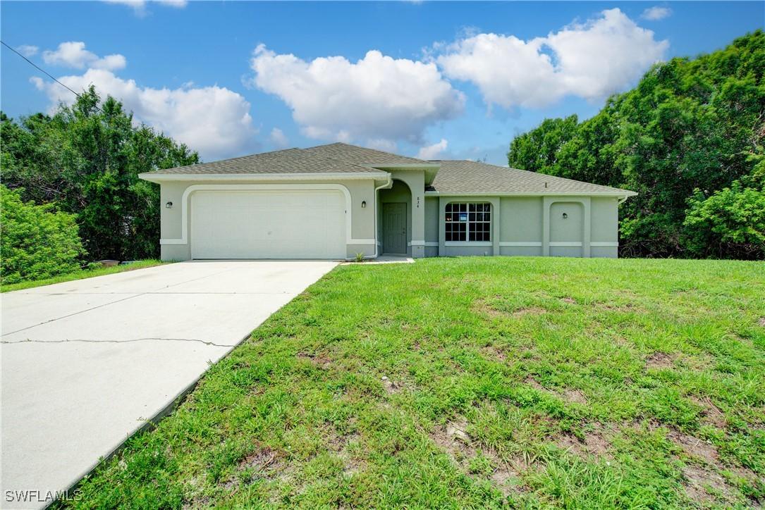 834 Chezy St., Lehigh Acres, FL 33974
