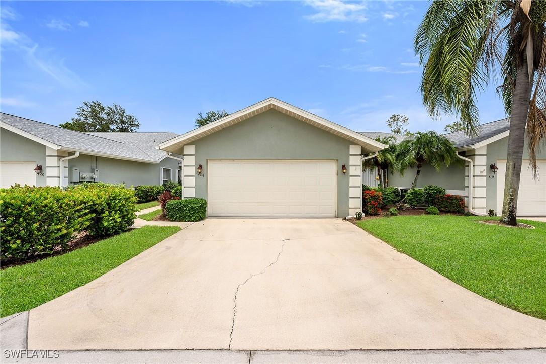 1724 Royal Cir. #901, Naples, FL 34112