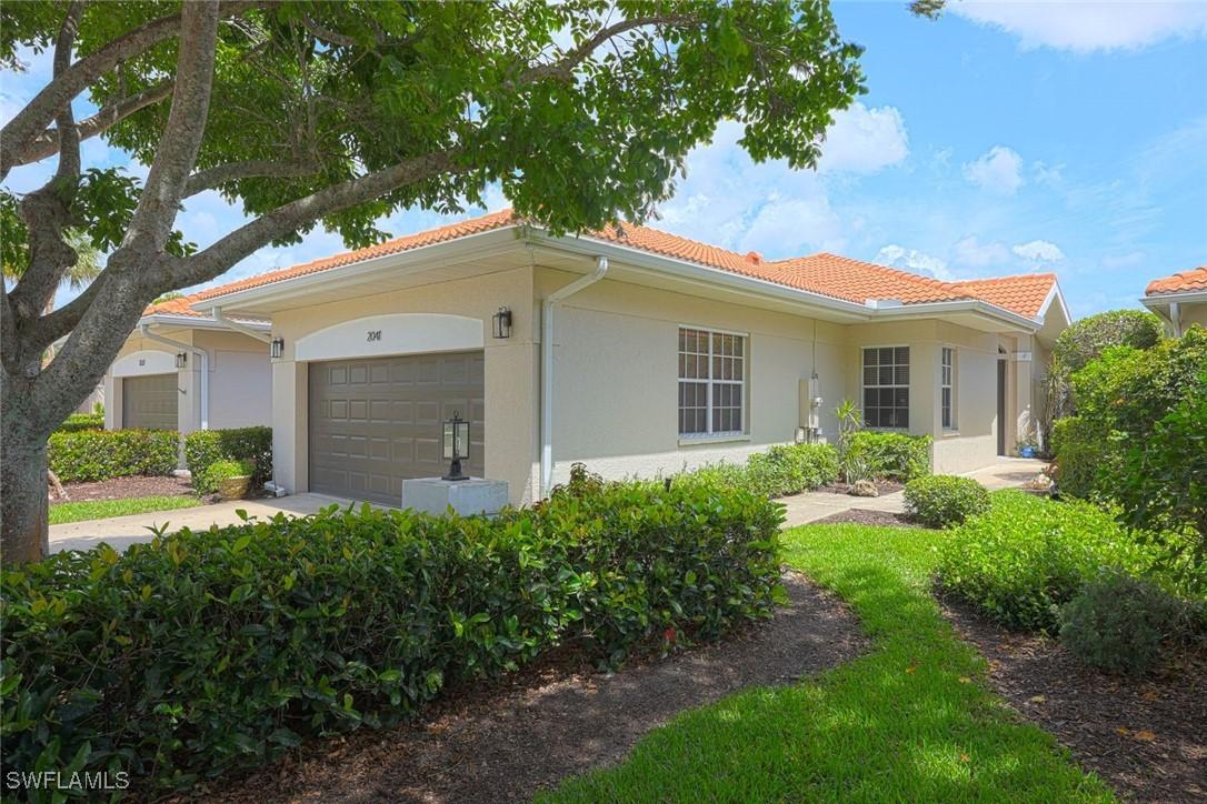 2041 Crestview Way #A11, Naples, FL 34119