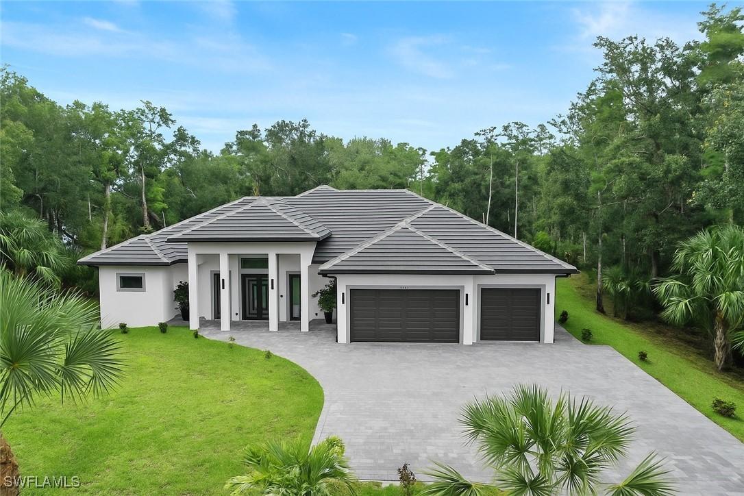209 35th Ave., Naples, FL 34120