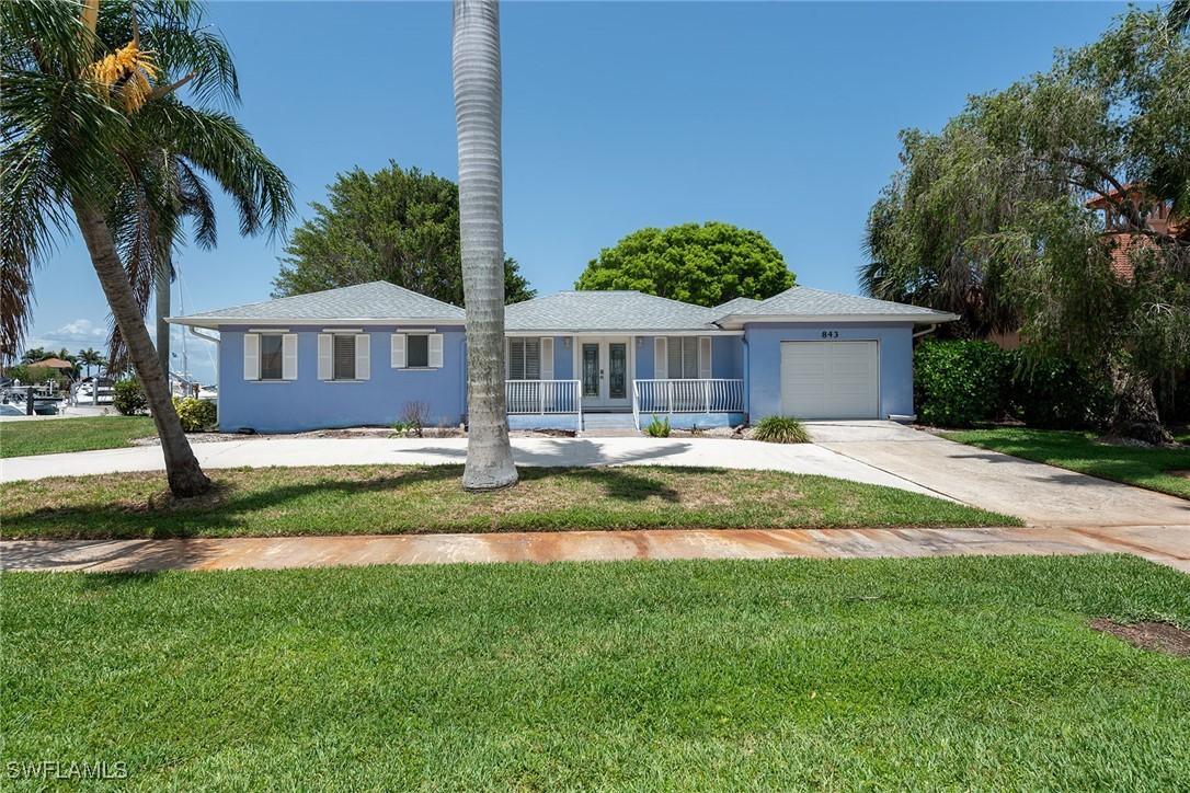 843 Buttonwood Ct., Marco Island, FL 34145
