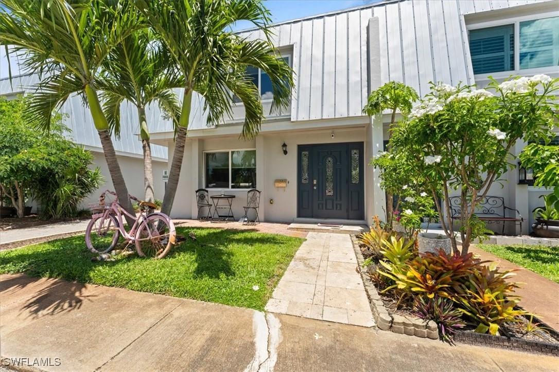 4920 Hawaii Blvd. #13, Naples, FL 34112