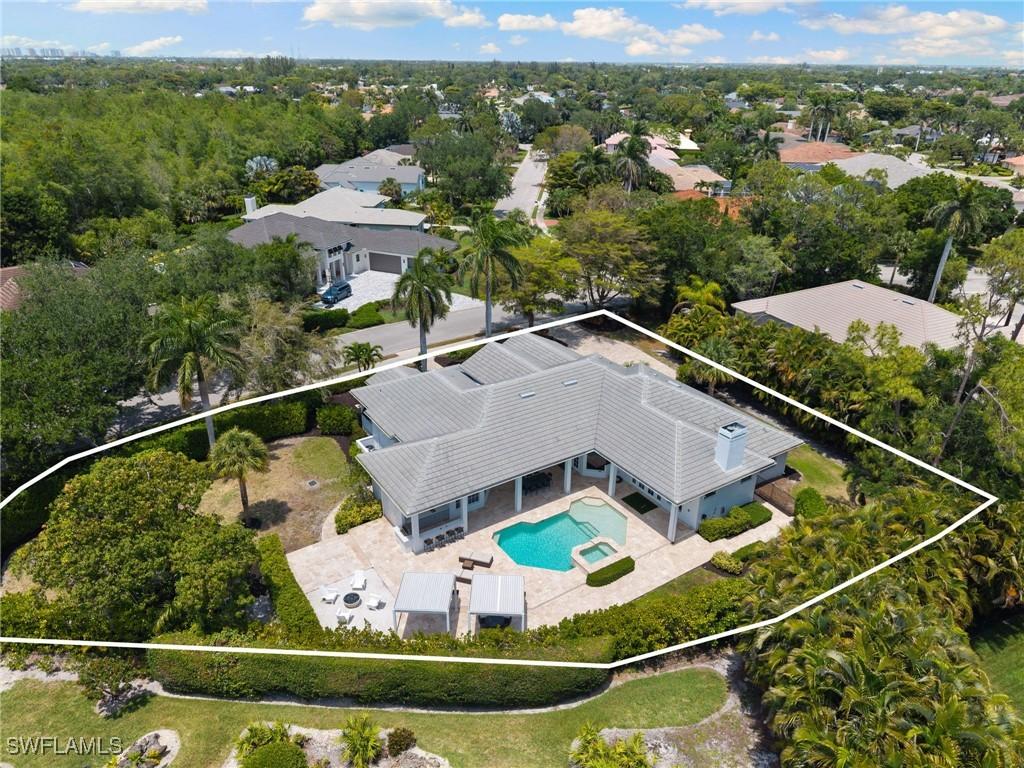 2274 Hawksridge Dr., Naples, FL 34105