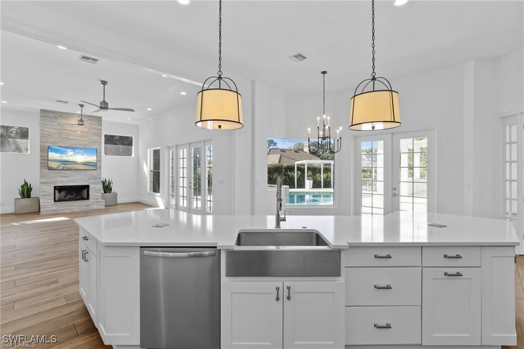 2274 Hawksridge Dr., Naples, FL 34105