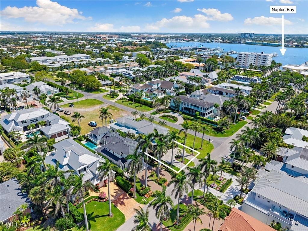 581 14th Ave., Naples, FL 34102