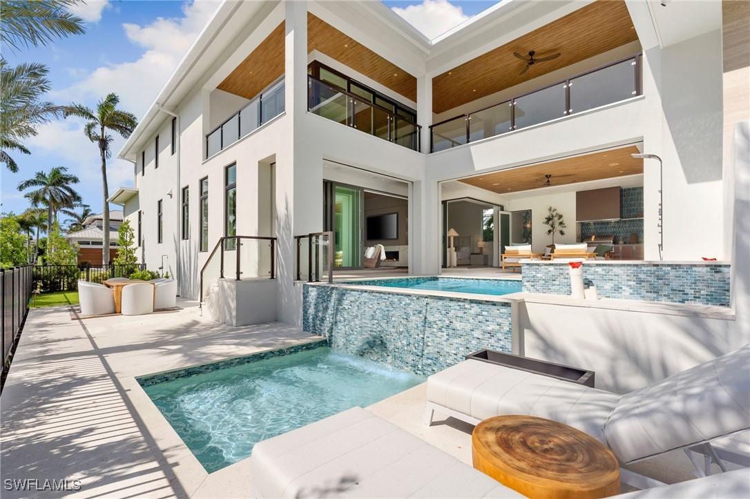 581 14th Ave., Naples, FL 34102