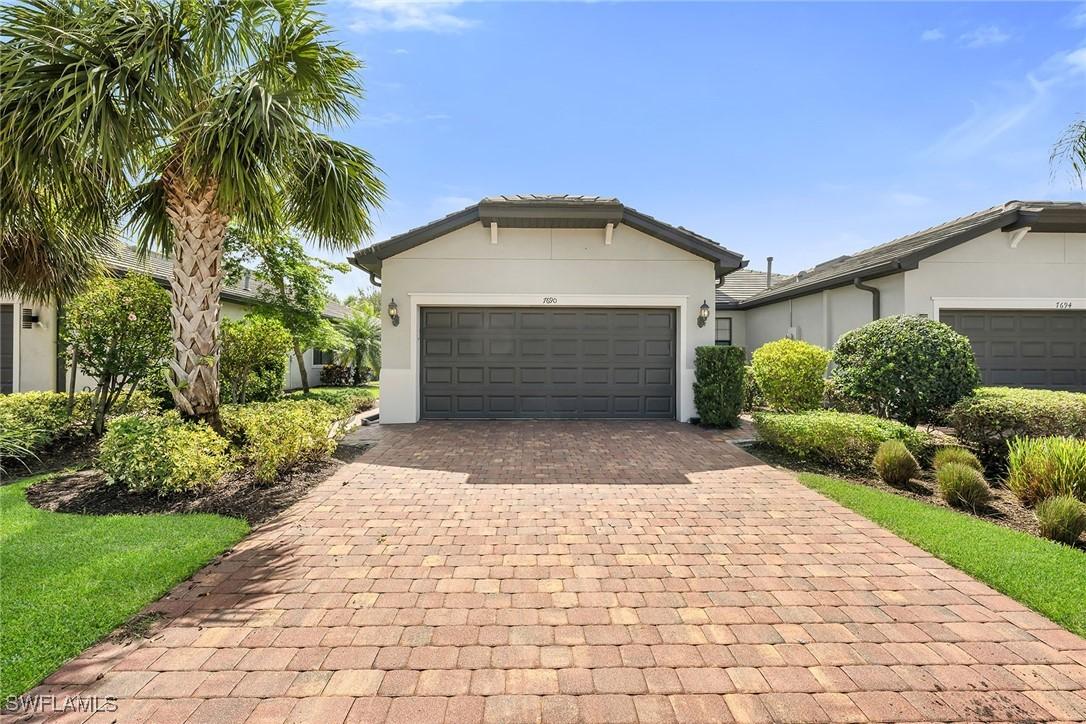 7690 Jacaranda Ln., Naples, FL 34114