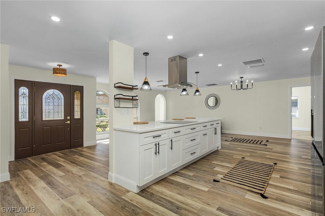 805 Miramar Ct., Cape Coral, FL 33904