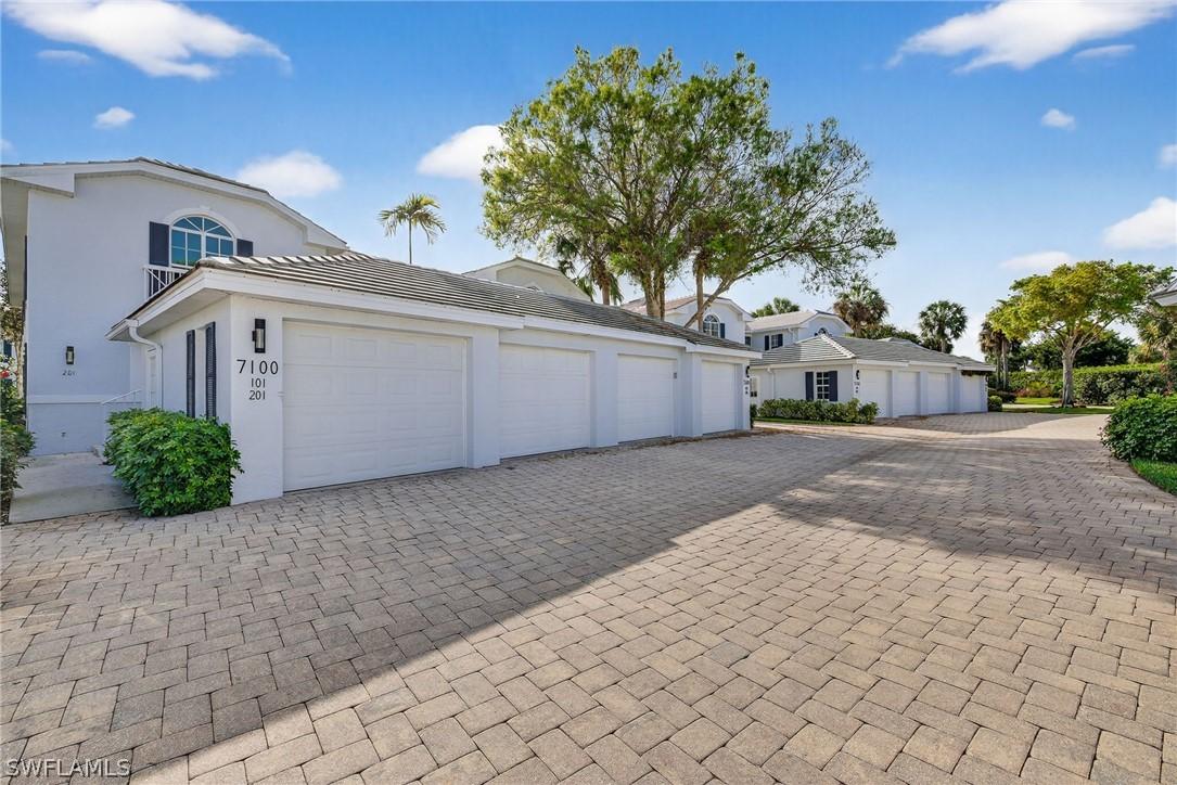 7100 Barrington Cir. #101, Naples, FL 34108