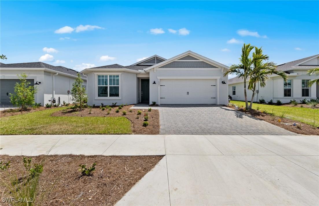 604 Oasis Lake Pl., Lehigh Acres, FL 33936