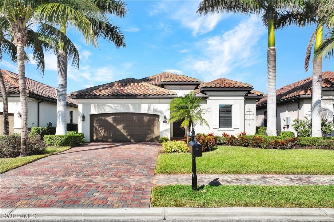 2786 Aviamar Cir., Naples, FL 34114