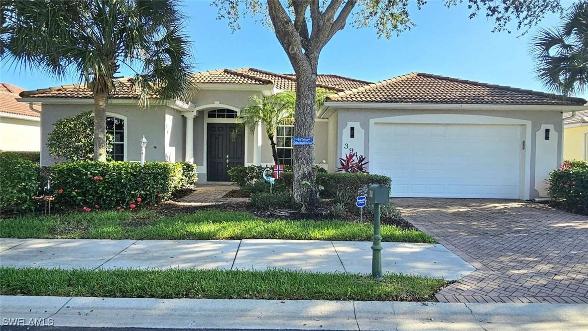 3940 Ruxton Rd., Naples, FL 34116