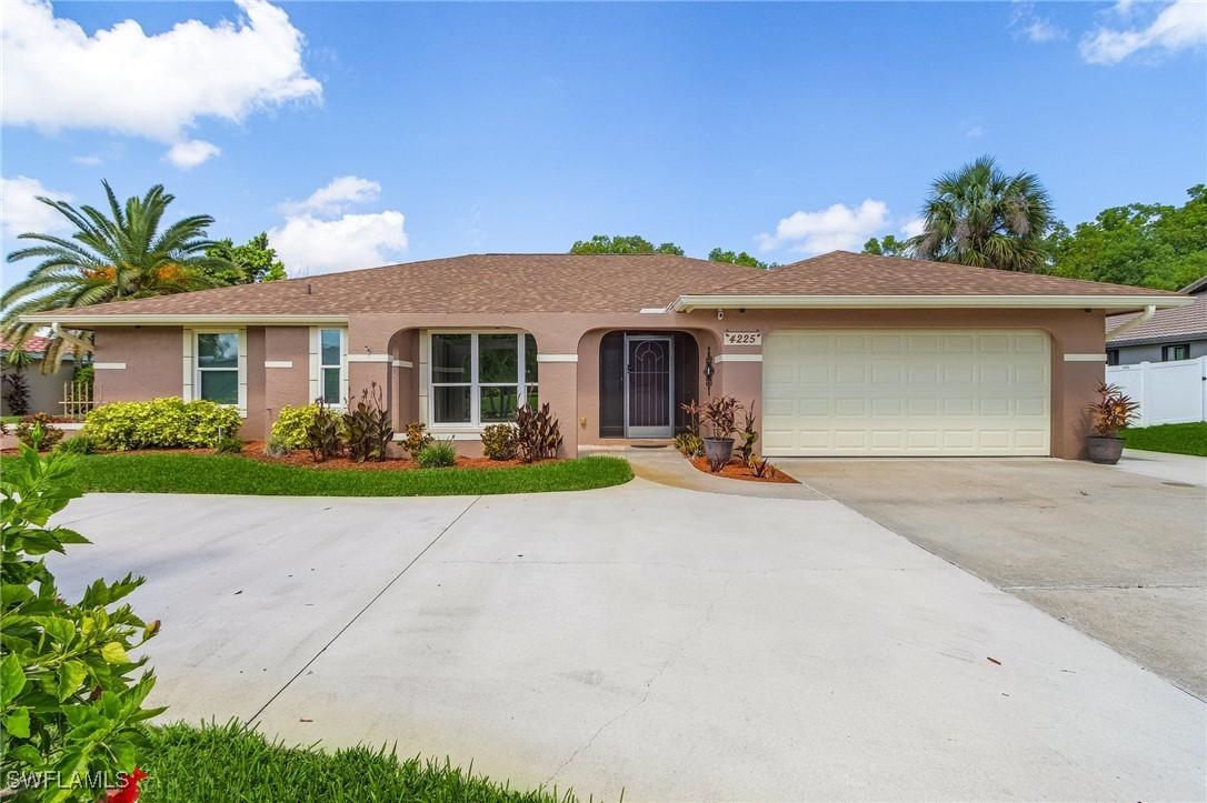 4225 Glasgow Ct., North Fort Myers, FL 33903