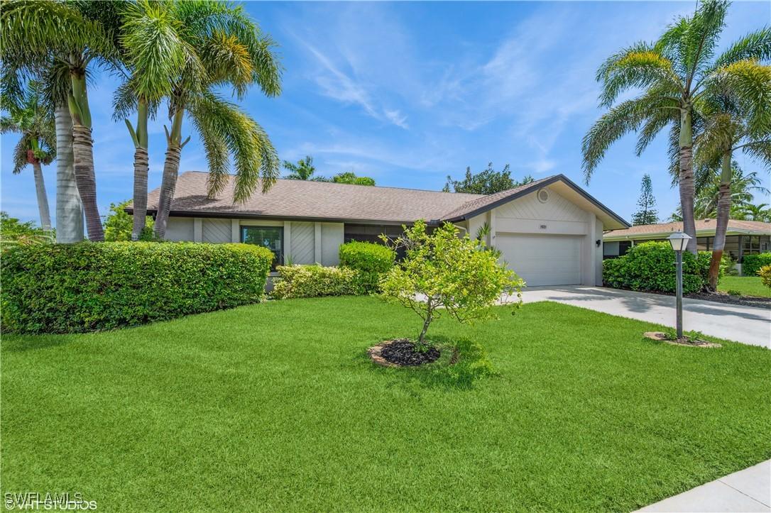 1021 Charlemagne Blvd., Naples, FL 34112