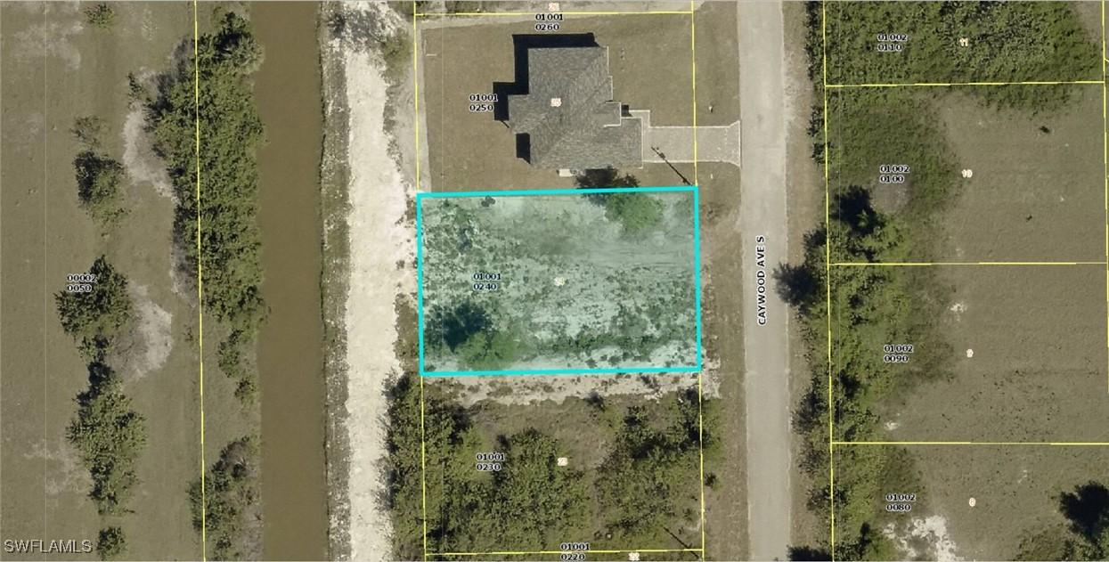422 Caywood Ave., Lehigh Acres, FL 33974
