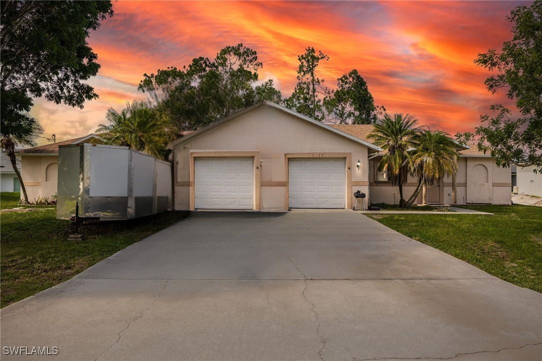 5421/5423 Centennial Blvd., Lehigh Acres, FL 33971