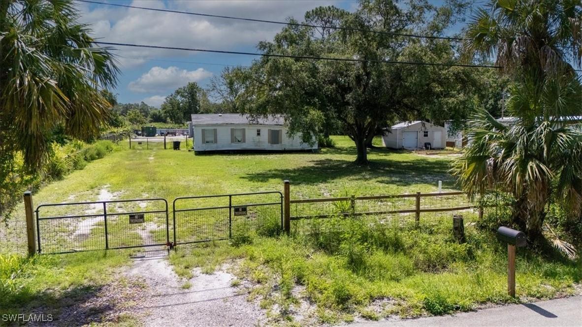 8109 Bartholomew Dr., North Fort Myers, FL 33917