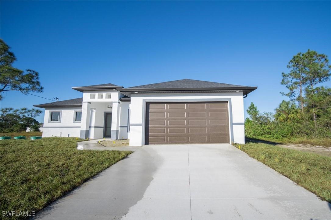 1268 Hillcrest St., Lehigh Acres, FL 33974