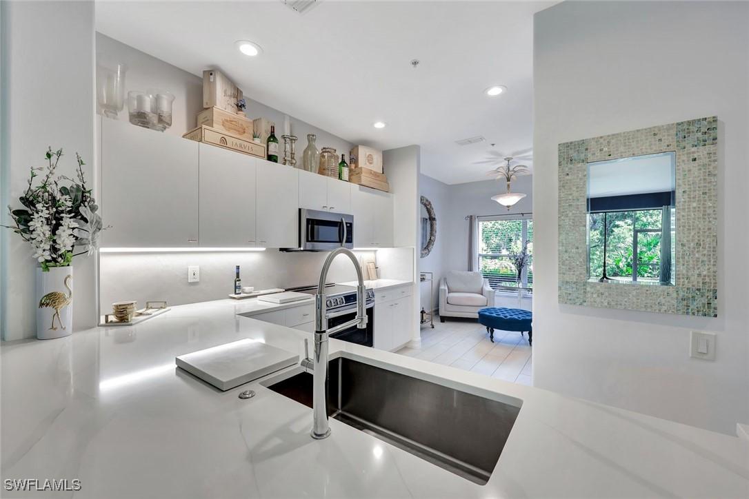 1045 Tarpon Cove Dr. #1702, Naples, FL 34110