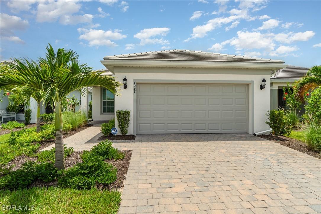 7048 Chapel Creek Ln., North Fort Myers, FL 33917