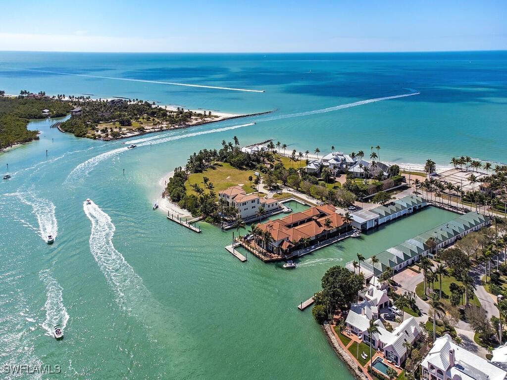 61 Cove Ln., Naples, FL 34102