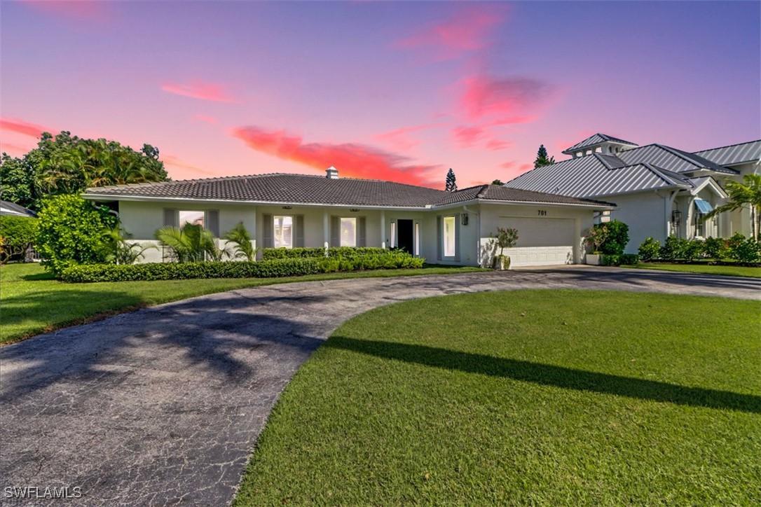 701 Harbour Dr., Naples, FL 34103