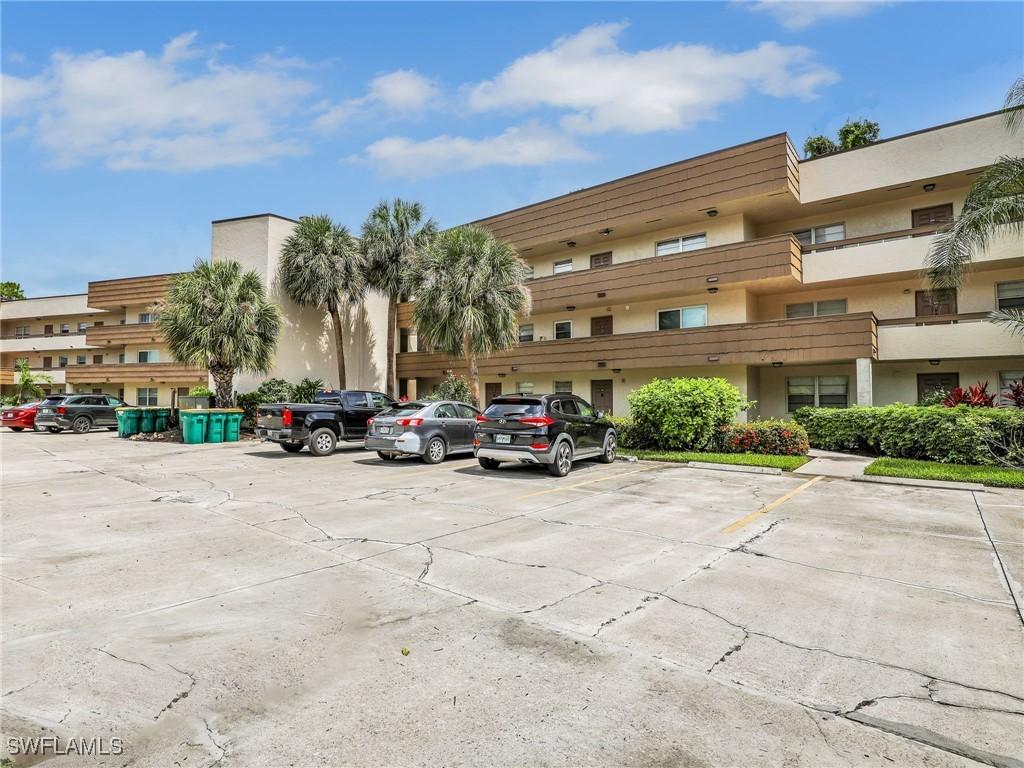 499 Forest Lakes Blvd. #207, Naples, FL 34105