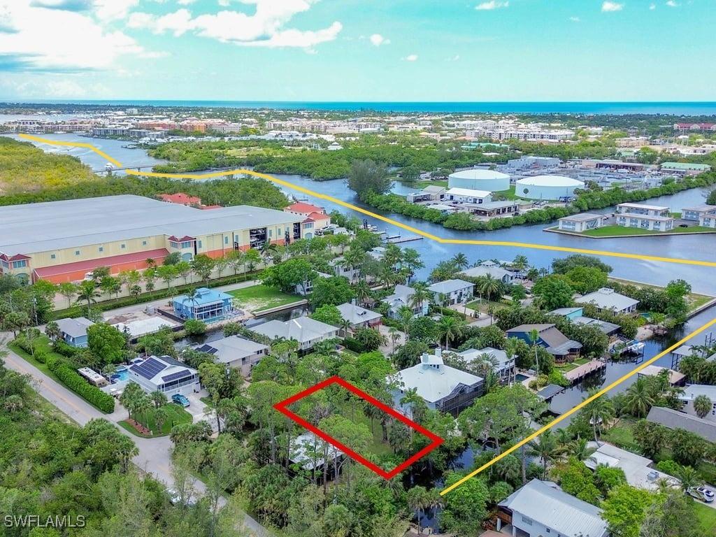 1675 Avion Pl., Naples, FL 34104