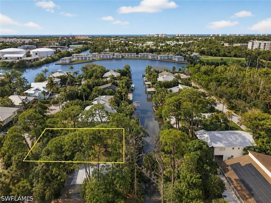 1675 Avion Pl., Naples, FL 34104