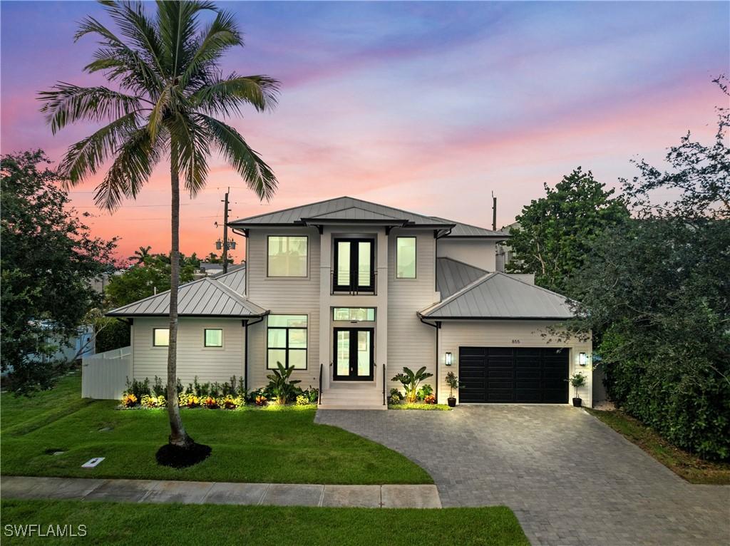 855 10th St., Naples, FL 34102
