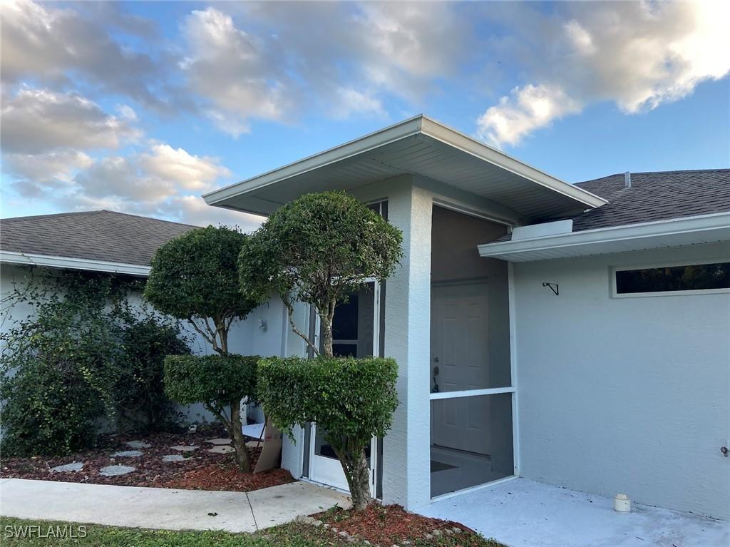 914 Avery St., Lehigh Acres, FL 33974