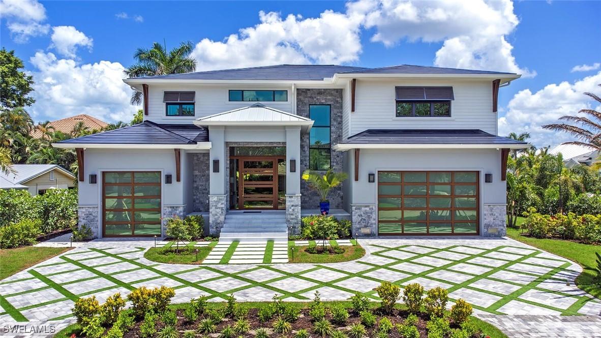 655 Parkview Ln., Naples, FL 34103