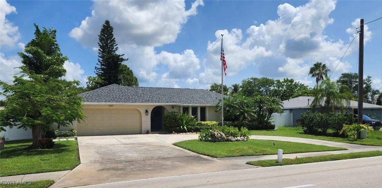 1707 SE Viscaya Pkwy., Cape Coral, FL 33990