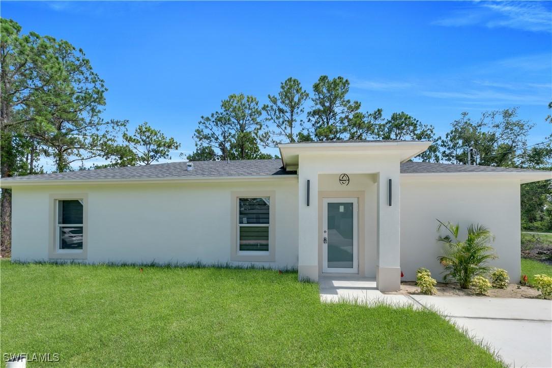 1132 Ravenswood St., Lehigh Acres, FL 33974