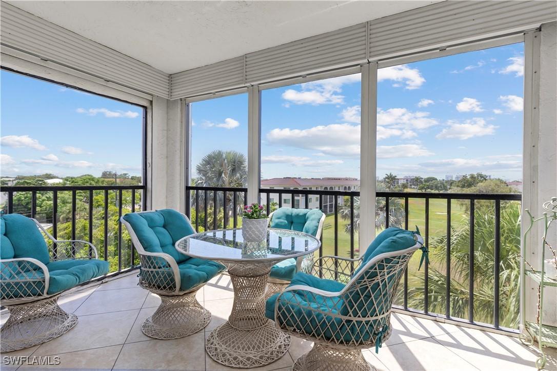 37 High Point Cir. #401, Naples, FL 34103