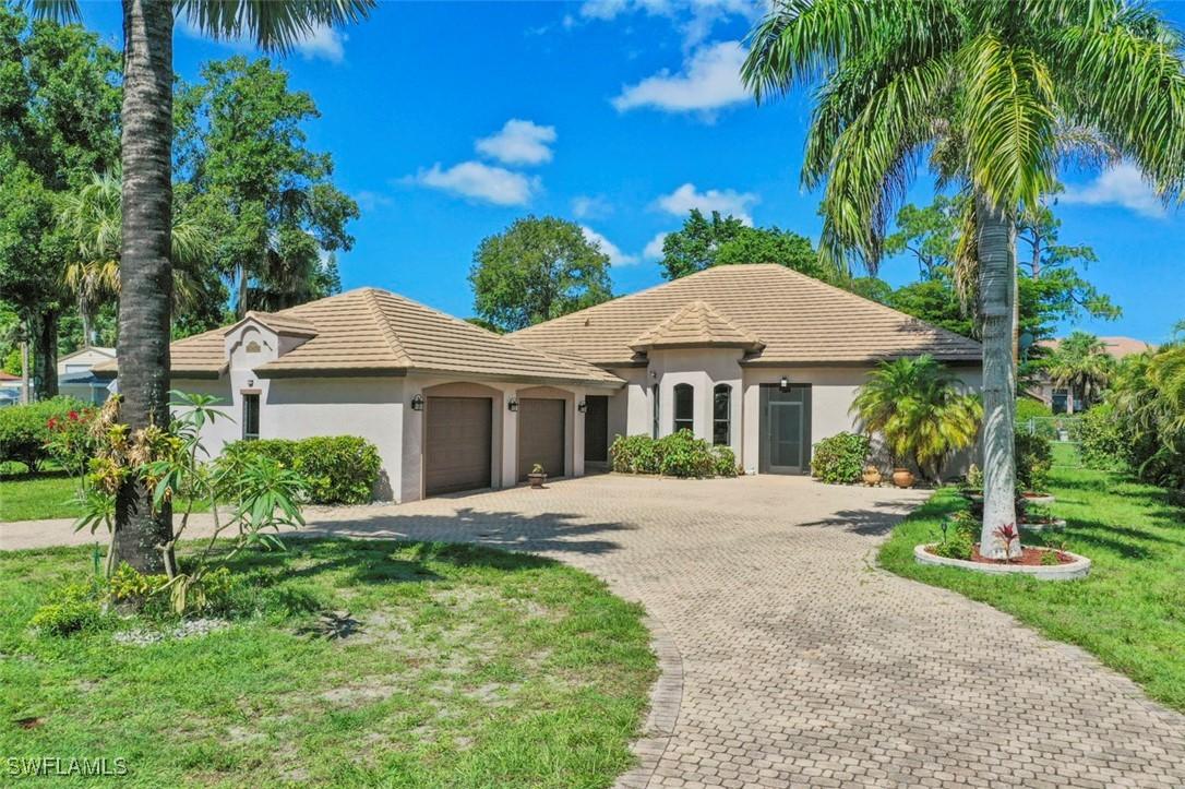 28009 Oak Ln., Bonita Springs, FL 34135