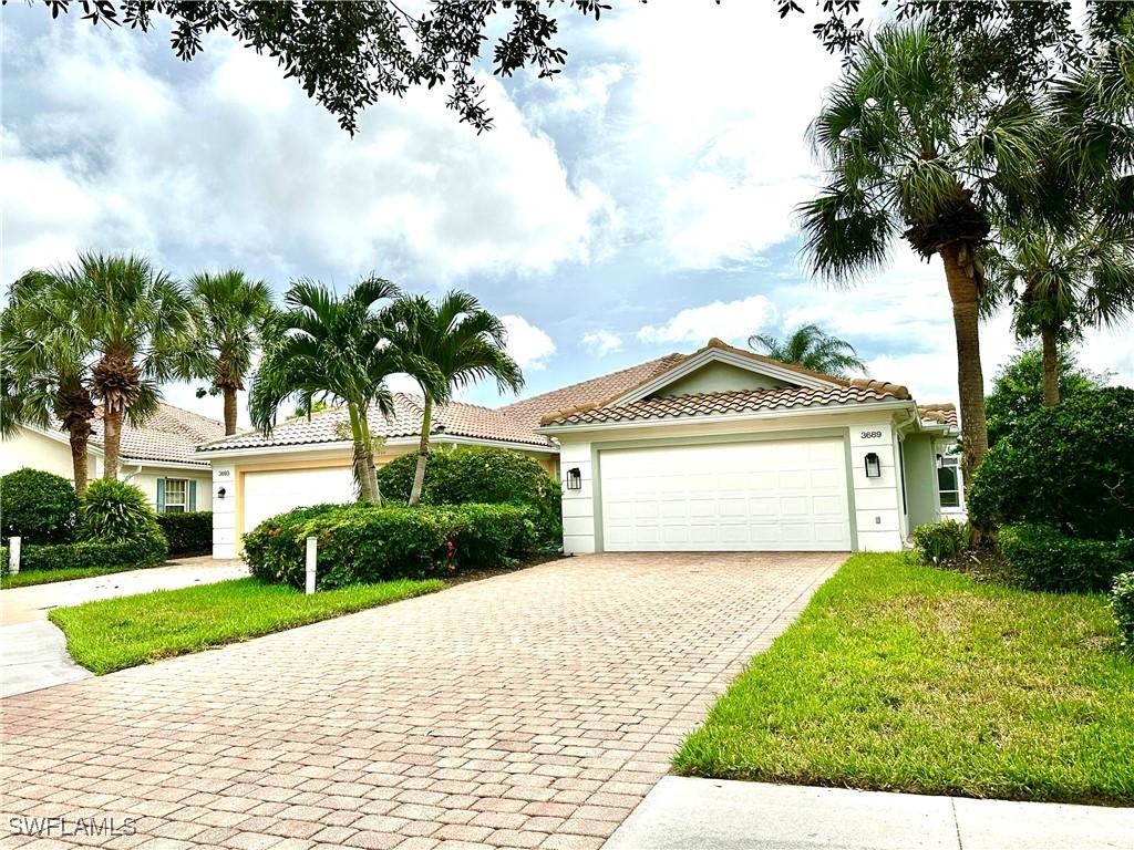 3689 Yakobi Ln., Naples, FL 34119
