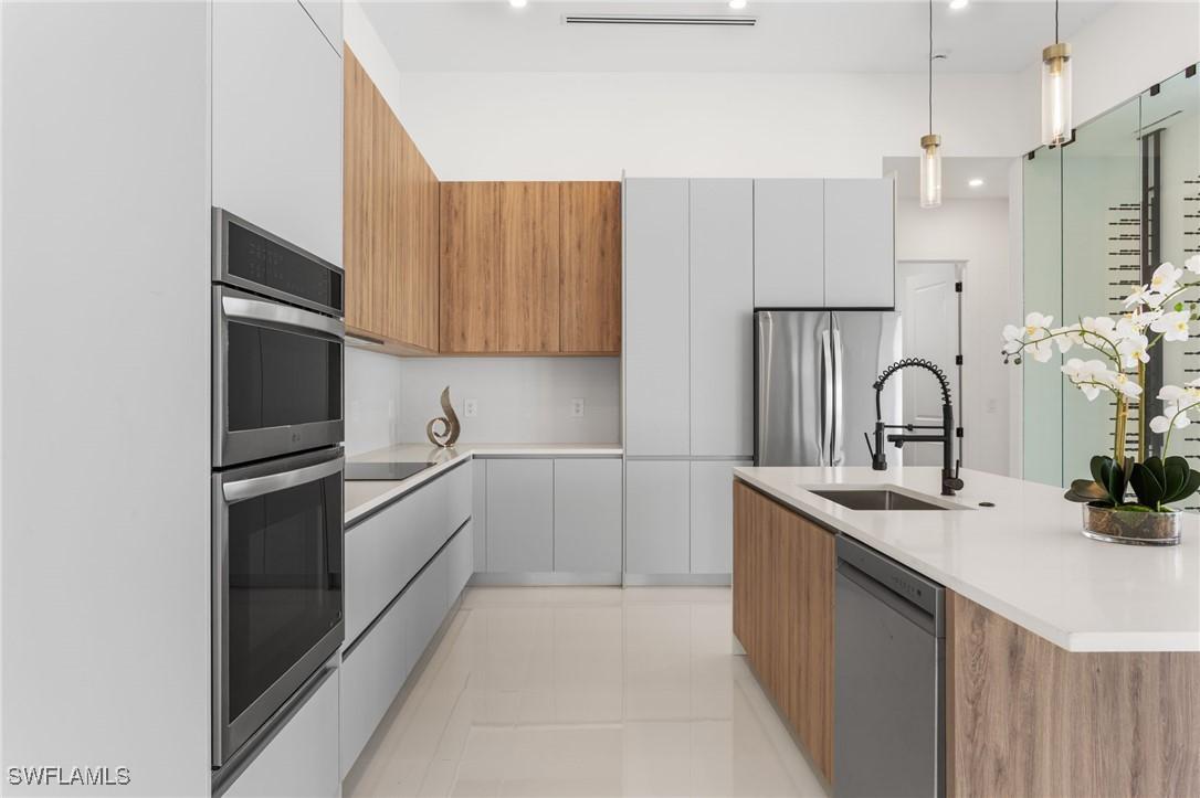 10 SW 33rd Ave., Cape Coral, FL 33991