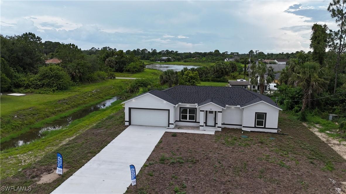 842 Sentinela Blvd., Lehigh Acres, FL 33974