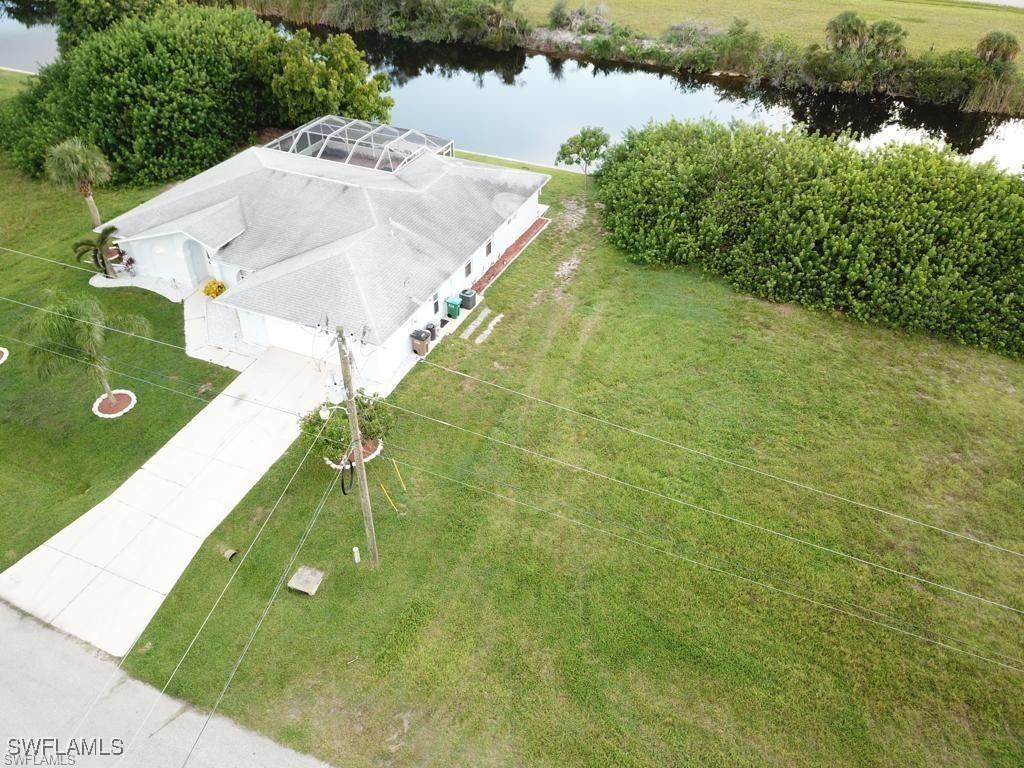300 NW 29th Pl., Cape Coral, FL 33993